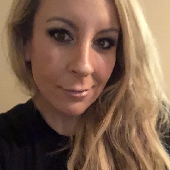 Welcome to my closet! - Picture 2 of 6